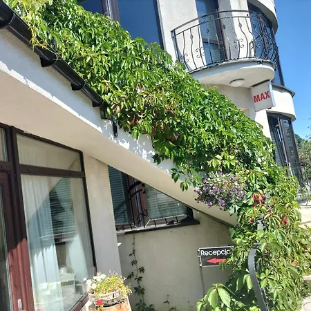 Max Homestay